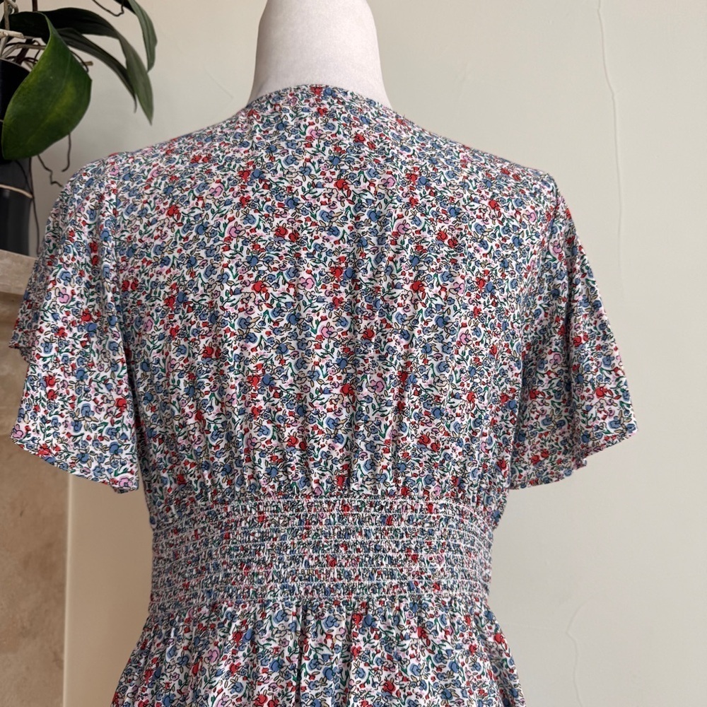 LOFT Short Sleeve V Neck Multicolor Floral Fit Flare Womens Size 2 Pockets - Picture 8 of 15